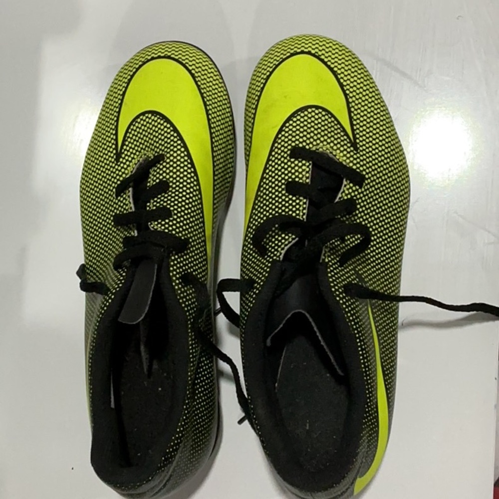 Nike Neon Yellow and Black Sports Shoes